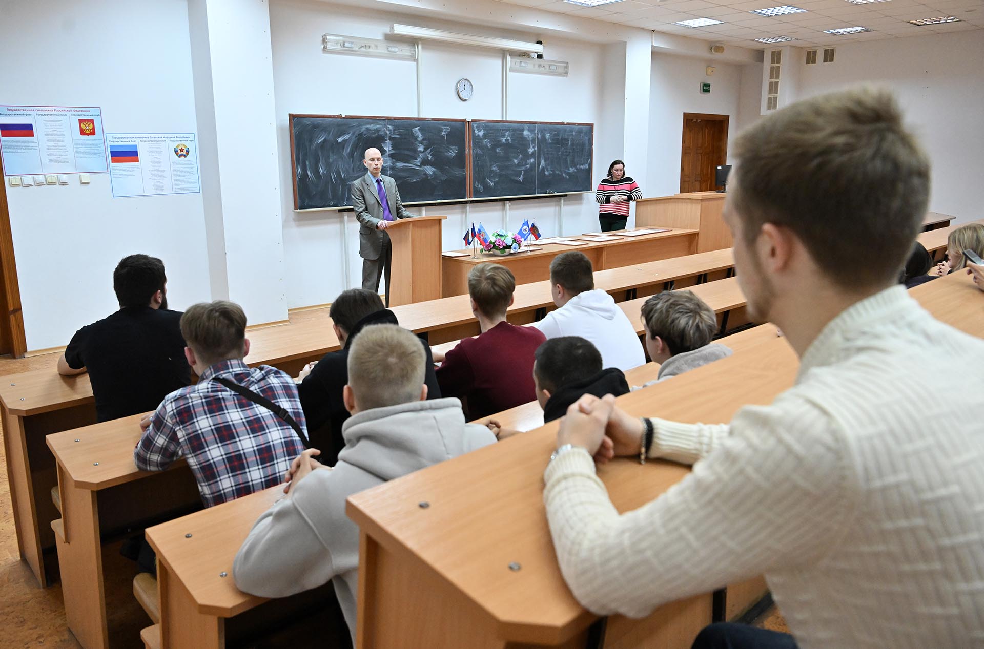 Участники СВО получат дополнительные баллы при поступлении в педвузы –  Объясняем.рф