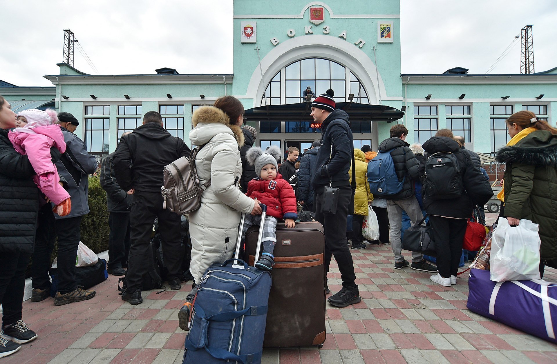 Как получить единовременную выплату гражданам, вынужденно покидающим город  Херсон и правобережную часть Херсонской области? | Объясняем.рф