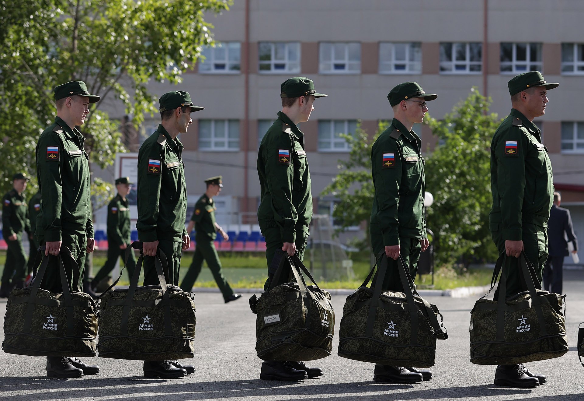 Могут ли семьи военнослужащего получать его денежное довольствие?  Объясняем.рф