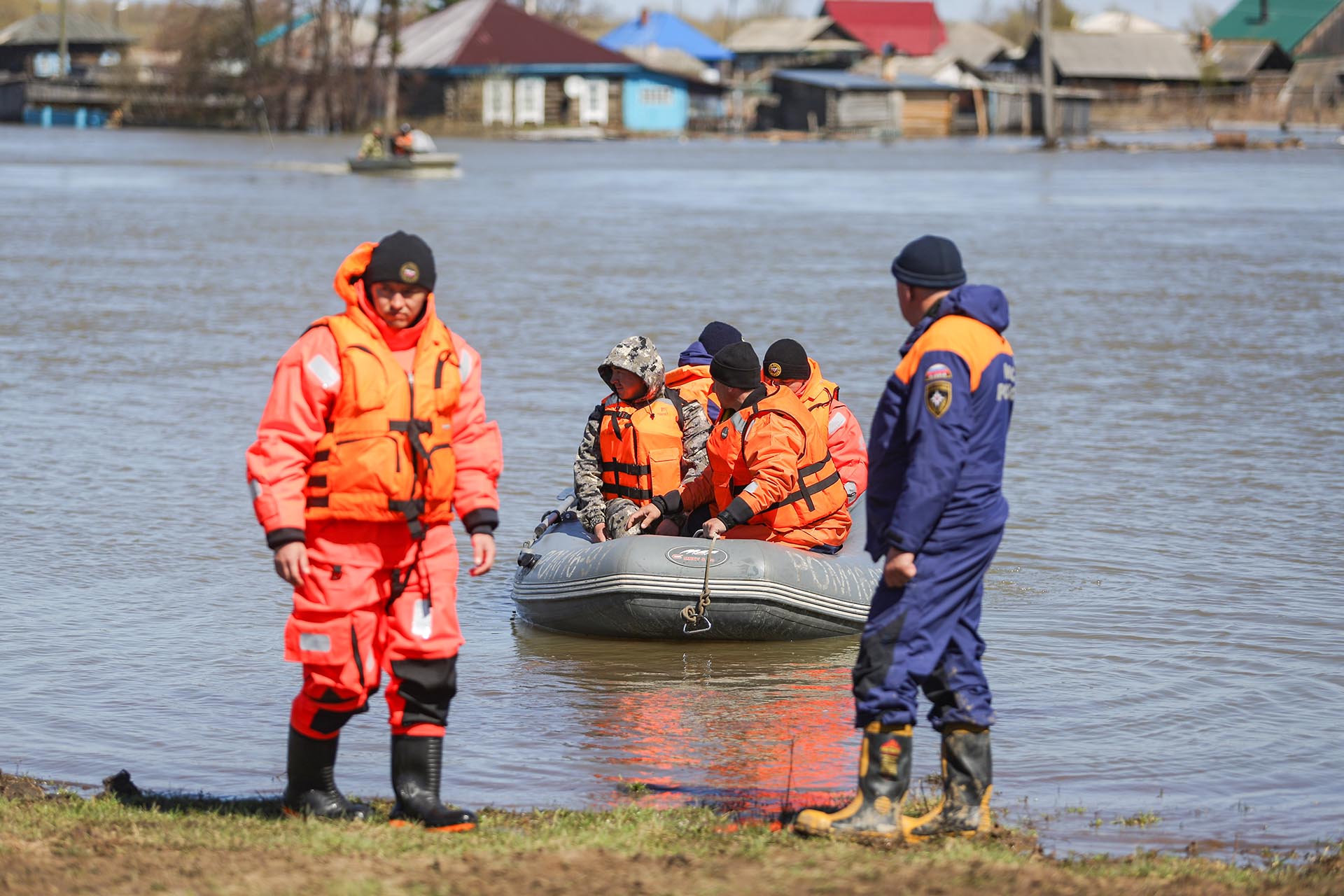 Глава Минстроя: приложим все усилия, чтобы вместе с руководством Омской  области помочь пострадавшим от наводнения – Объясняем.рф