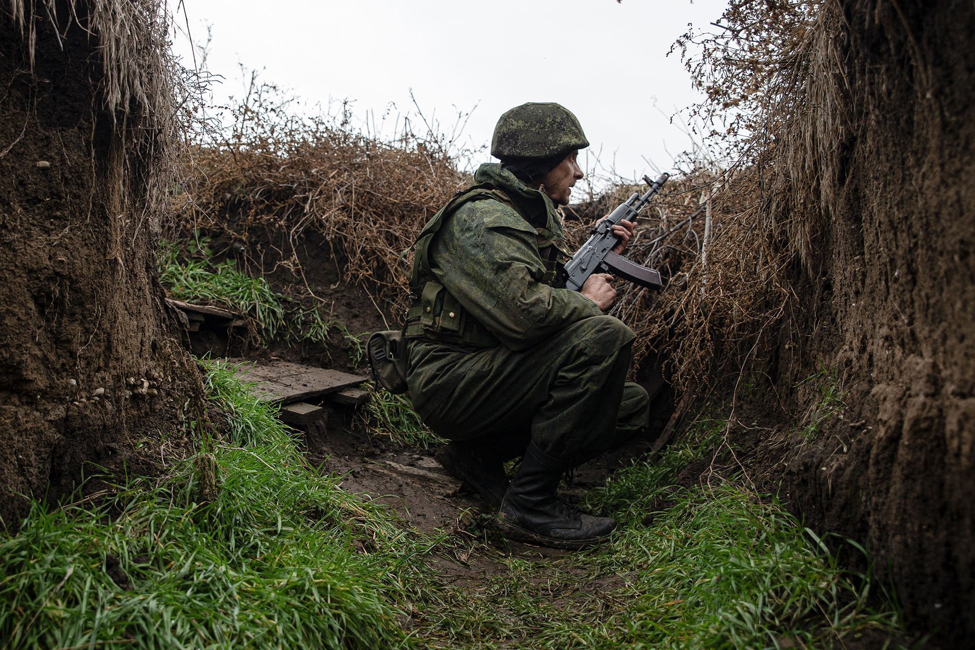 Окопы обстреляны. Военная деятельность. Русские войны. Диверсионная группа.