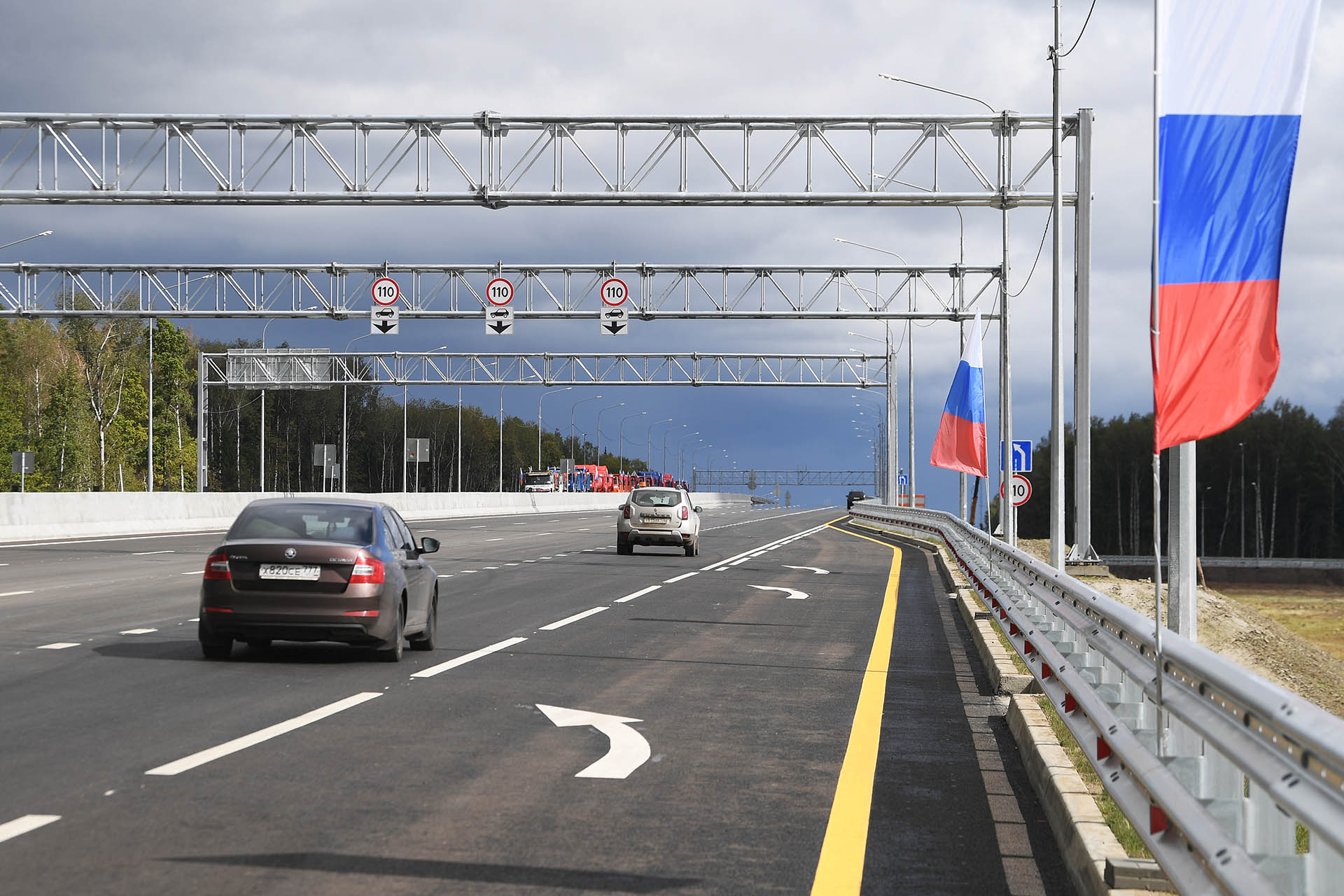 Трасса м 12 москва. Автомобиль на дороге. Платная дорога Москва. Трасса м12. Трасса Евразия.