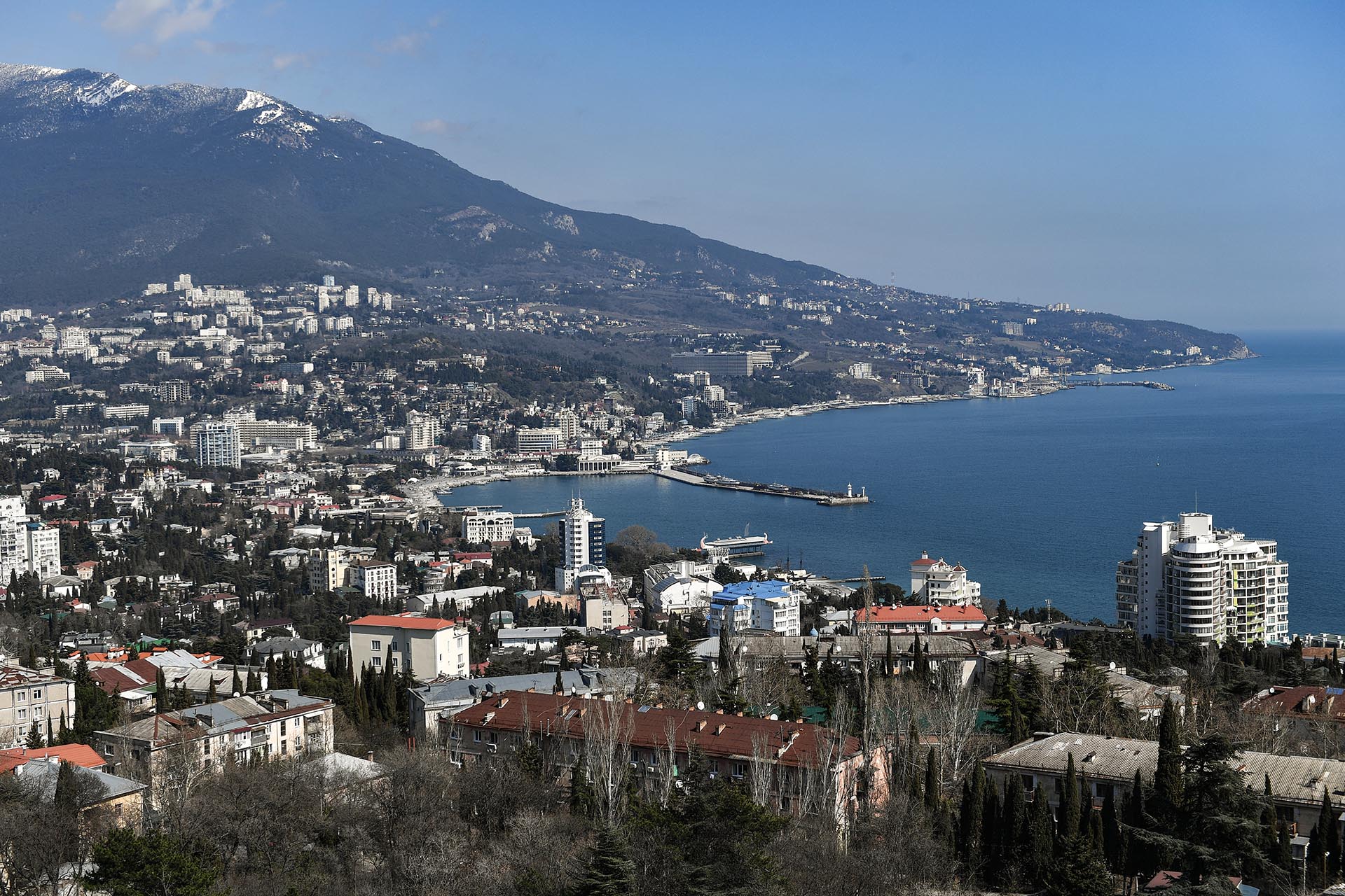 В Крыму начали выдавать земельные участки участникам СВО – Объясняем.рф