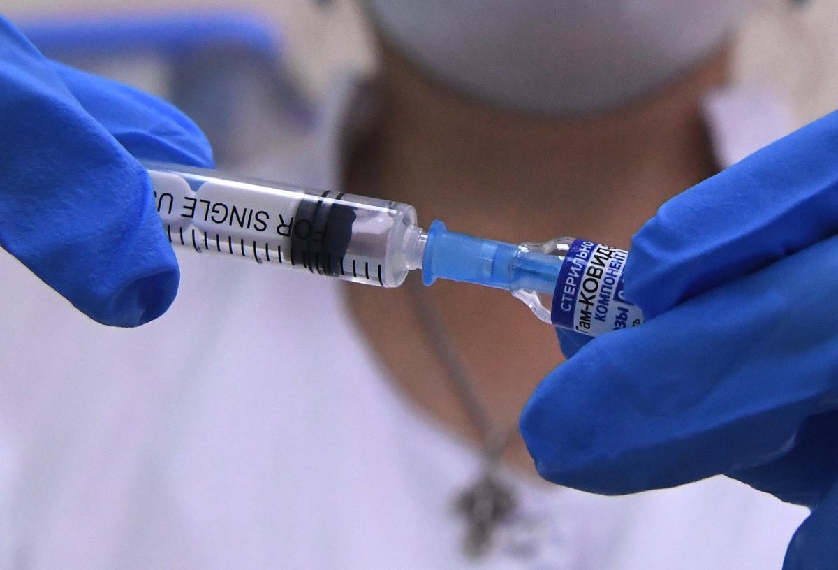 Кому нельзя прививаться: список противопоказаний для российских вакцин от коронавируса