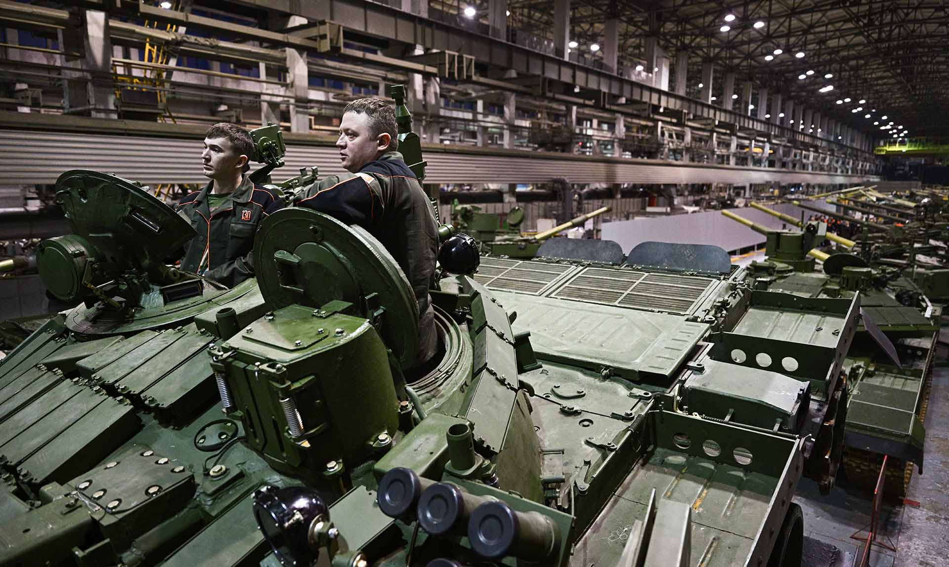 Танк Т-72Б3 в механосборочном цеху "Уралвагонзавода"