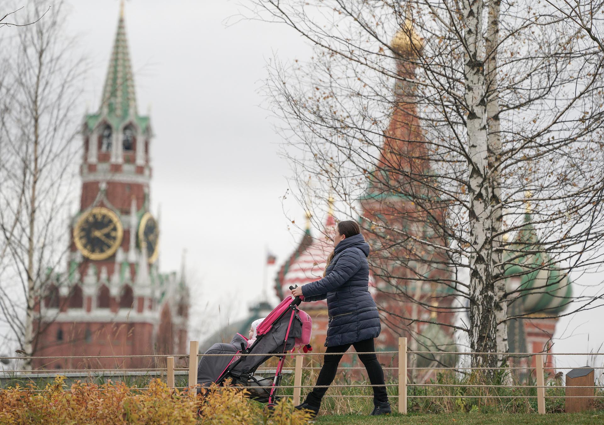 Женщины смогут бесплатно посетить катки в московских парках 8 Марта