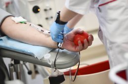 Сдача донорской крови в центре крови ФМБА России. 