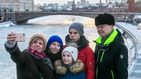 Многодетная семья в центре Москвы